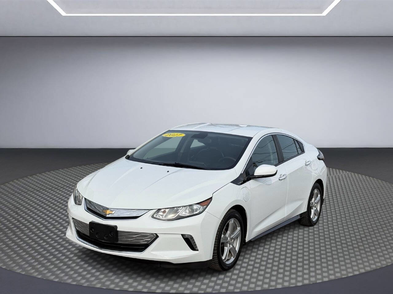 Used 2017 Chevrolet Volt LT w/ Comfort Package FWD image 3