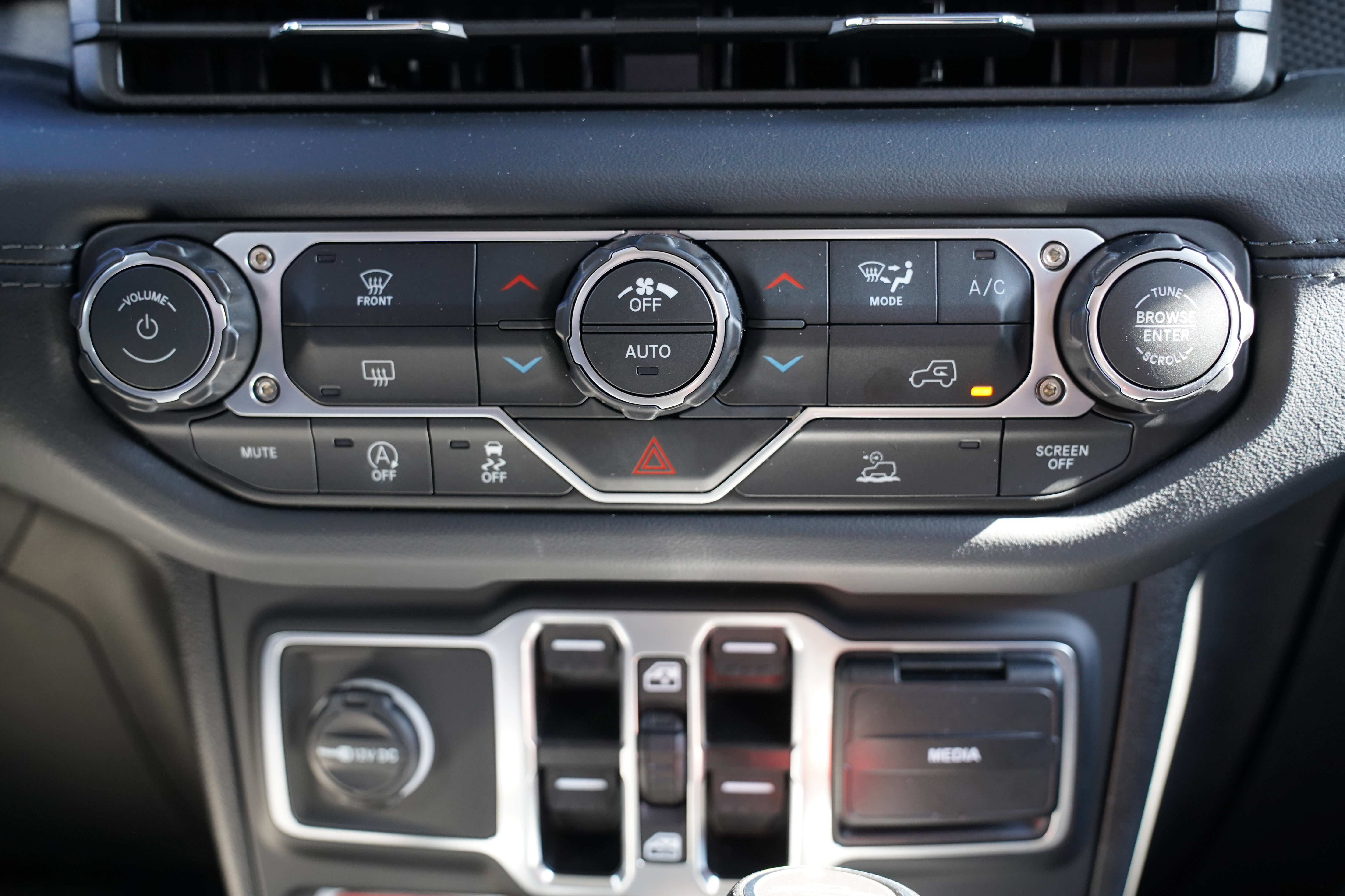Used 2026 Jeep Gladiator Rubicon AWD/4WD image 25