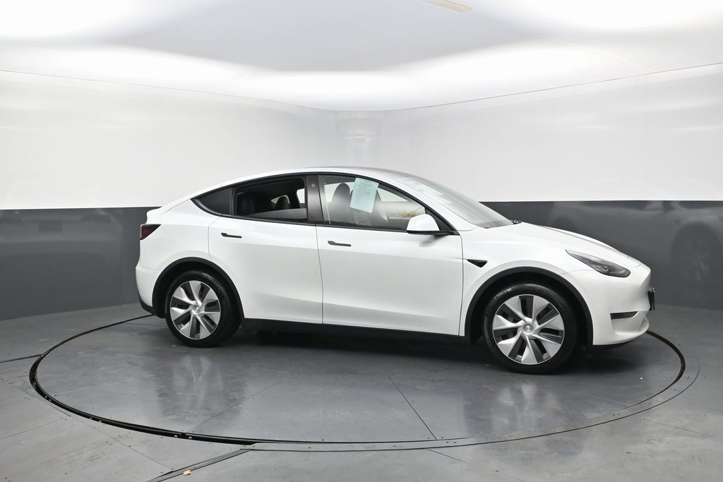 Used 2021 Tesla Model Y Long Range image 2