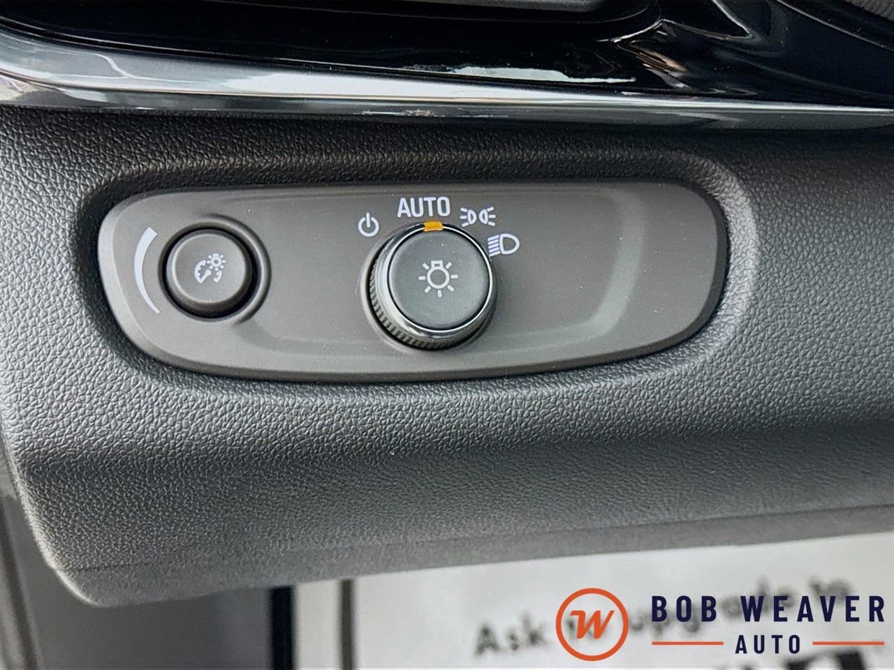 Used 2025 Buick Envista Sport Touring w/ Convenience I Package FWD image 12