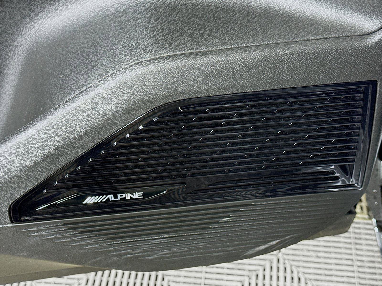 New 2026 Jeep Cherokee Overland w/ Trailer Tow Group image 14