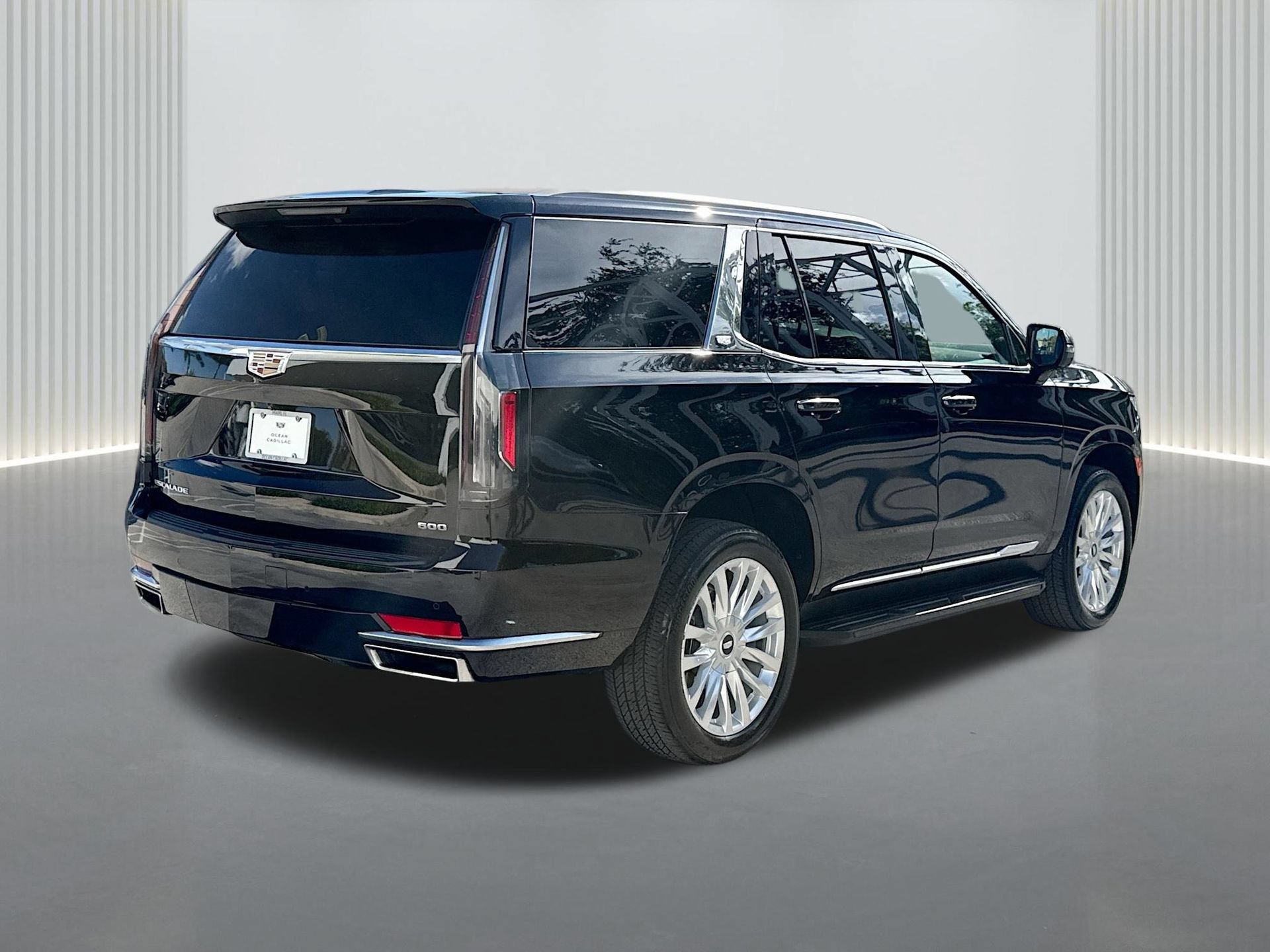 Used 2024 Cadillac Escalade Luxury AWD/4WD image 5