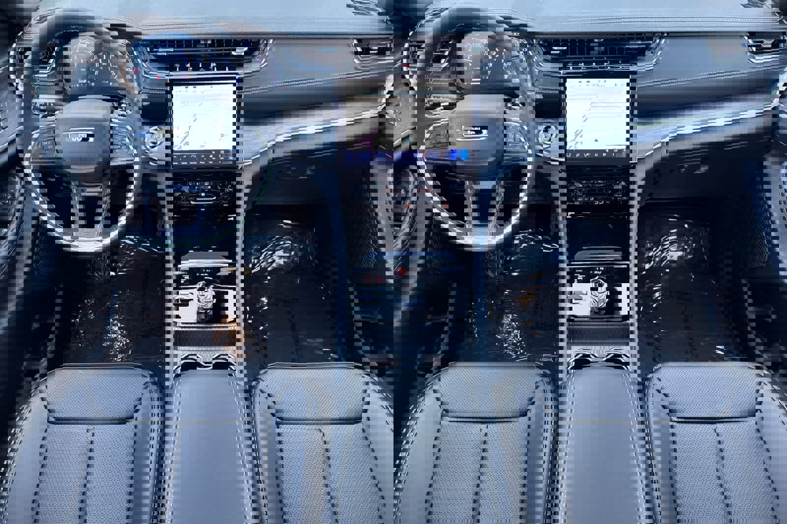 New 2025 Jeep Grand Cherokee Limited w/ Luxury Tech Group II image 3