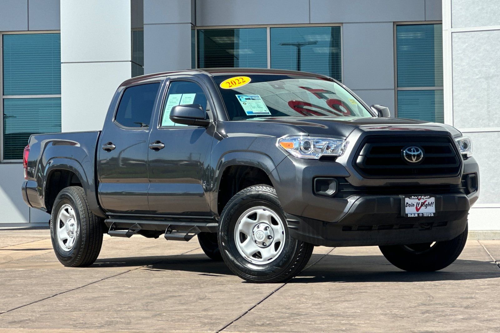 Used 2022 Toyota Tacoma SR AWD/4WD image 2