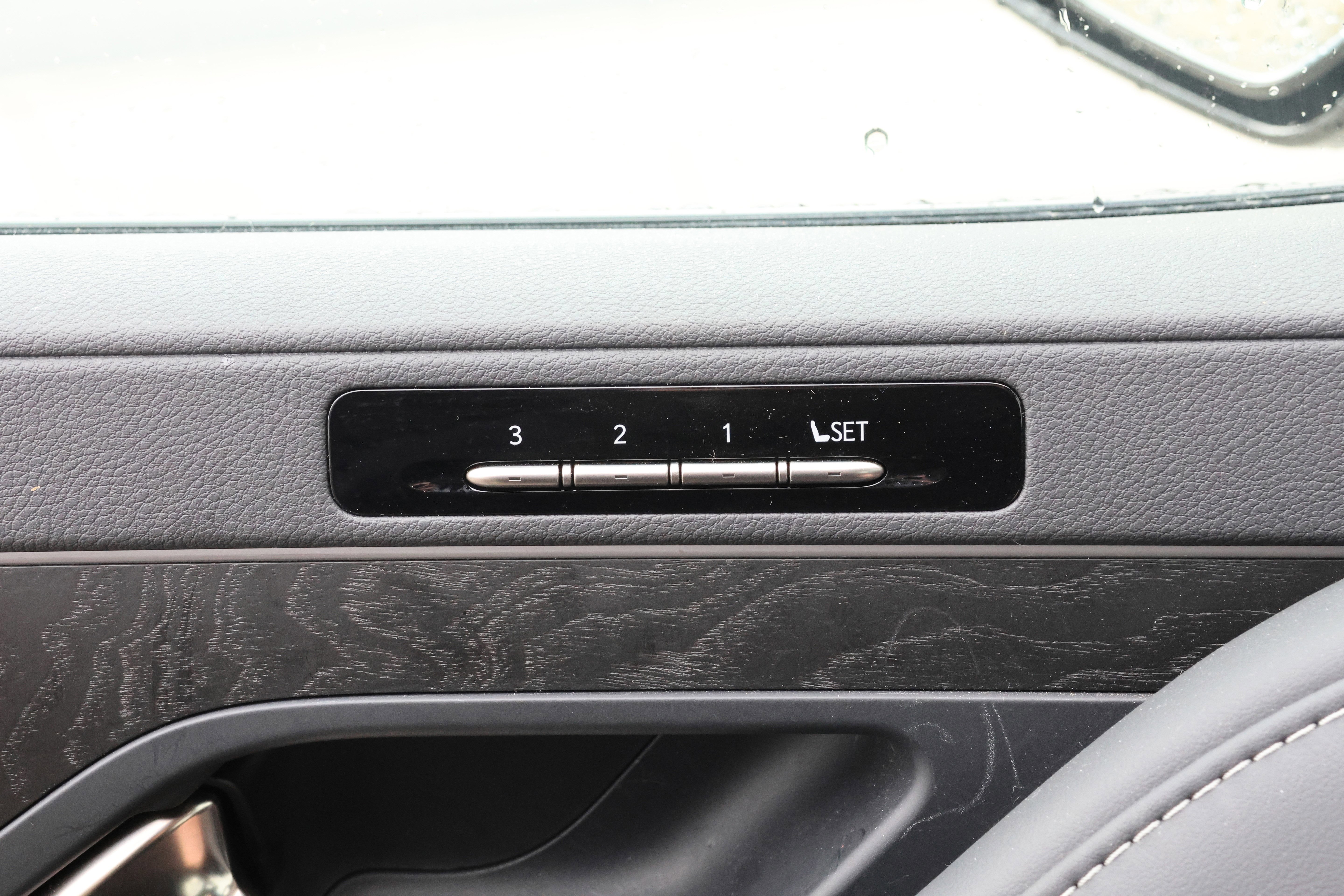 Used 2025 Lexus LX 700h Overtrail image 13