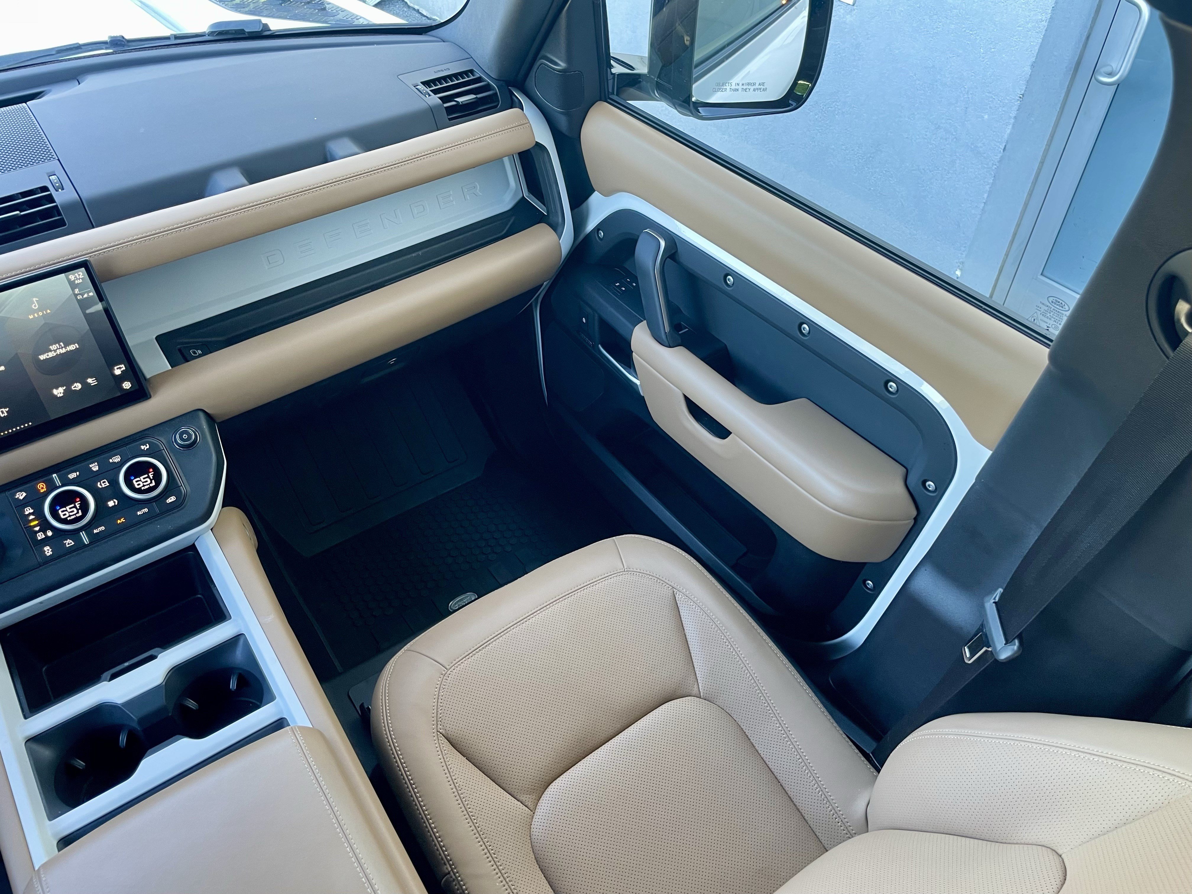 Certified 2025 Land Rover Defender 110 X-Dynamic SE AWD/4WD image 18