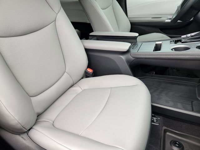 New 2026 Toyota Sienna XLE FWD image 12