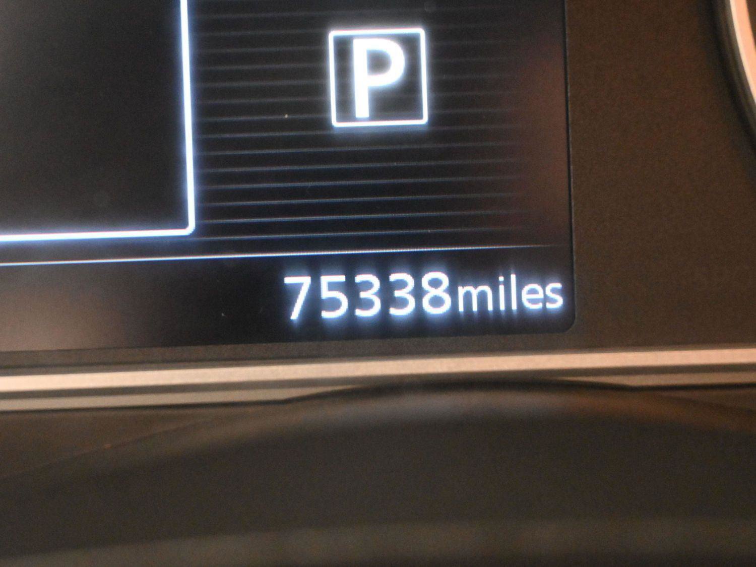 Used 2021 Nissan Versa SR w/ Convenience Package image 17