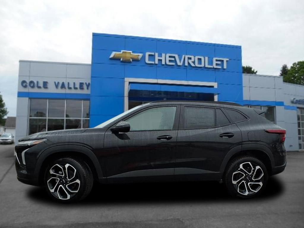 New 2026 Chevrolet Trax RS w/ Driver Confidence Package image 2