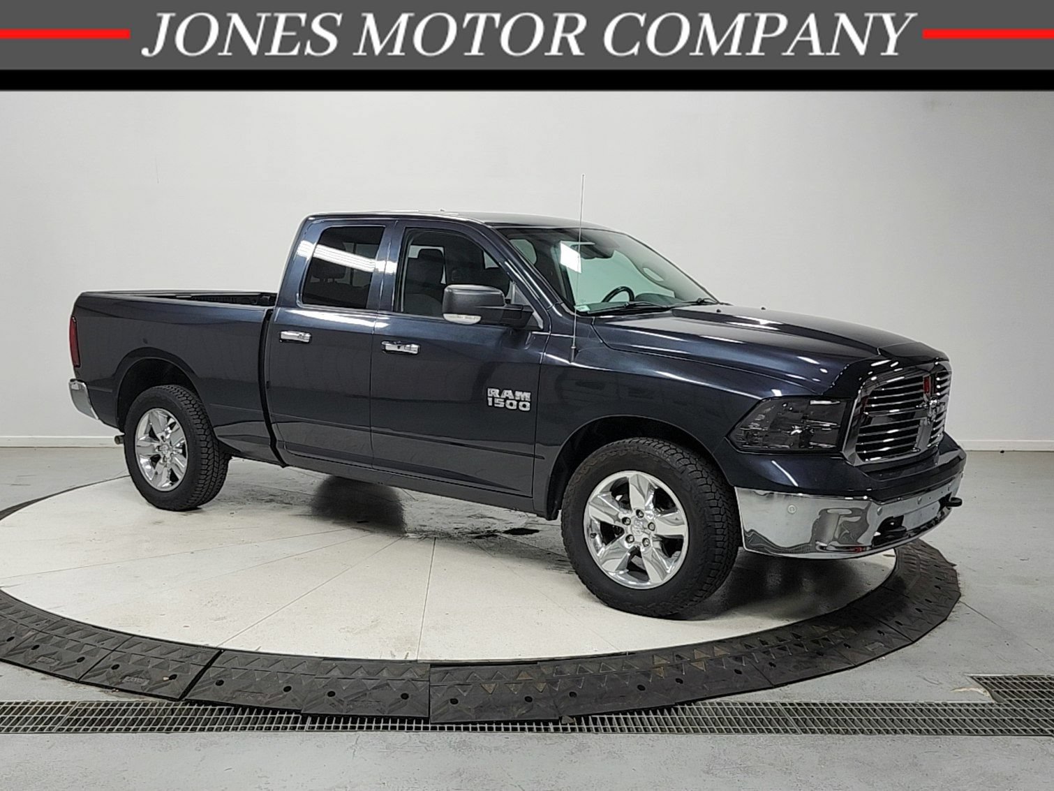 Used 2018 RAM 1500 SLT AWD/4WD image 1