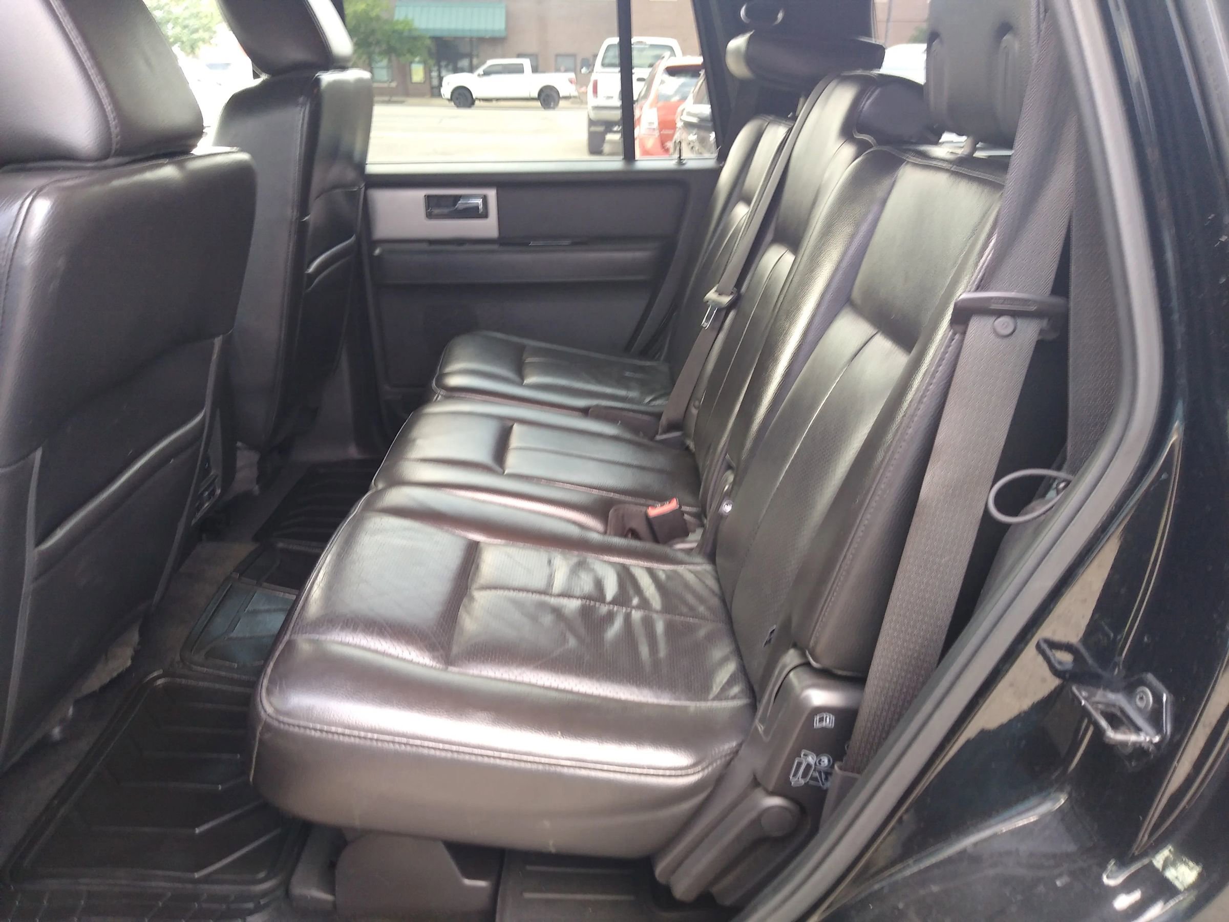 Used 2011 Ford Expedition Limited image 14