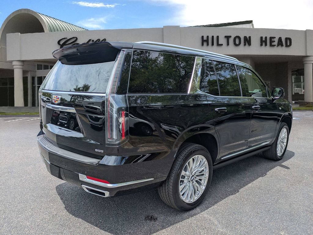 Used 2026 Cadillac Escalade Luxury AWD/4WD image 6
