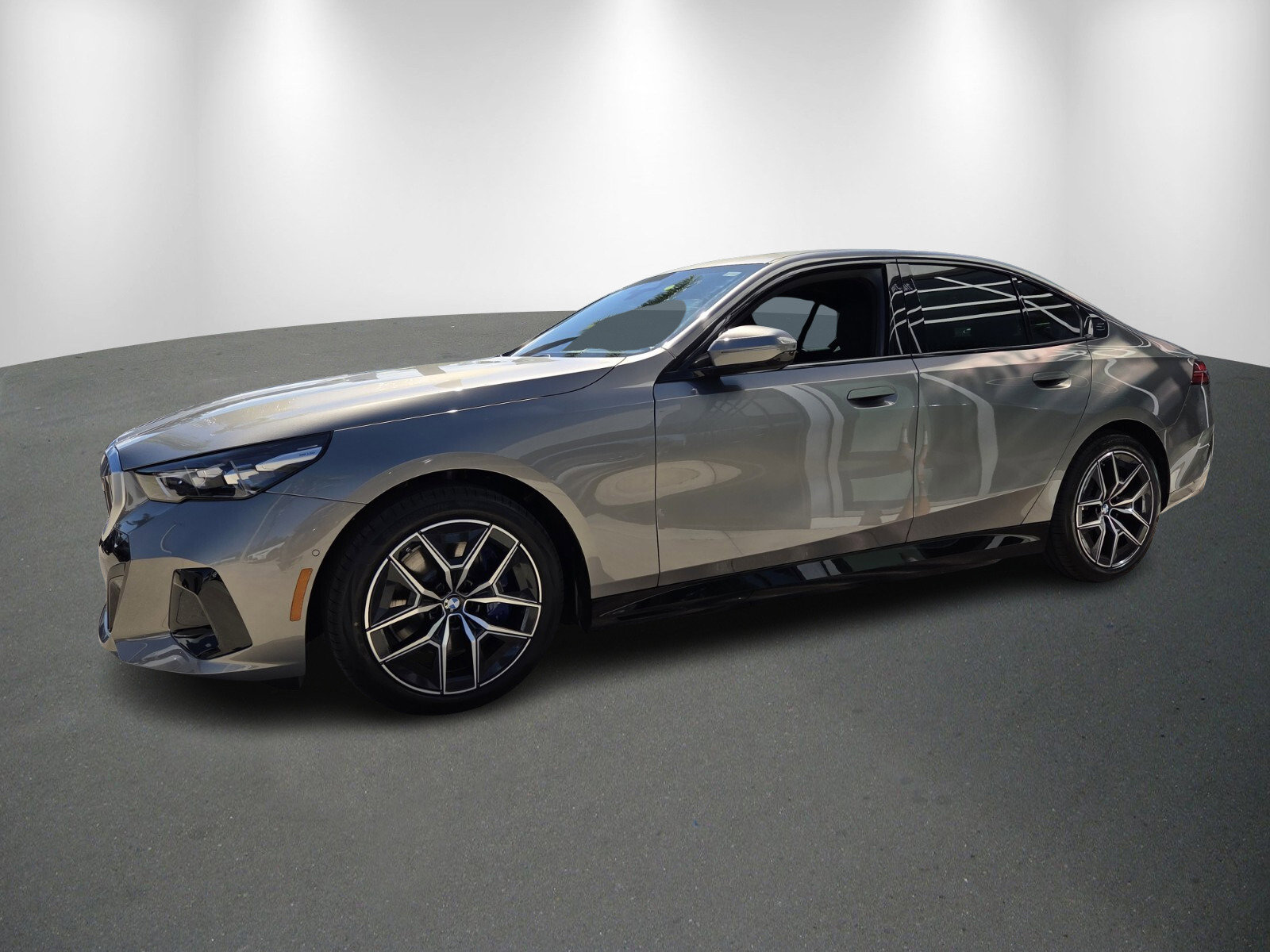 New 2026 BMW i5 eDrive40 w/ M Sport Package image 3