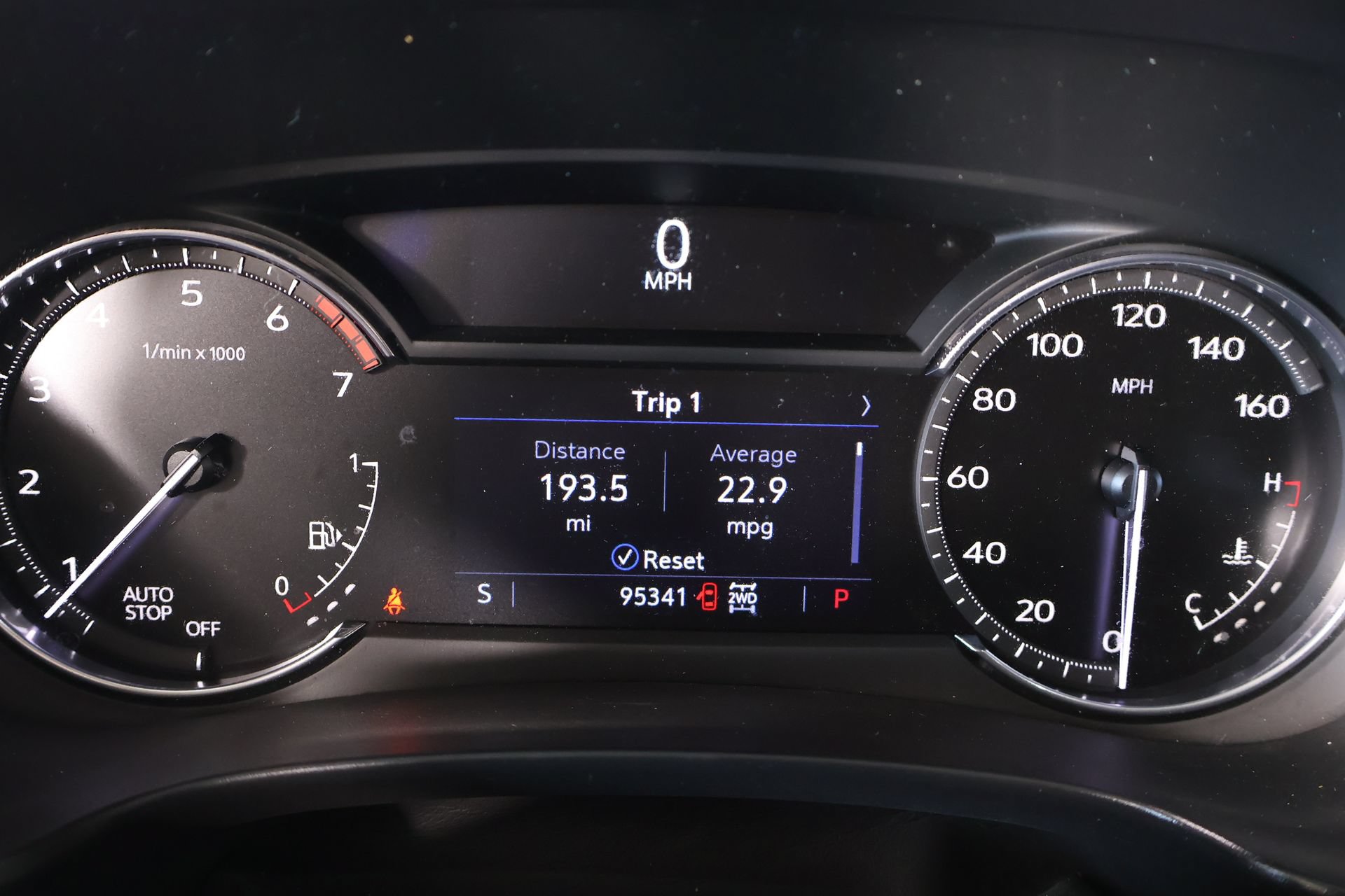 Used 2022 Cadillac XT4 Premium Luxury w/ Safety Alert Package AWD/4WD image 4