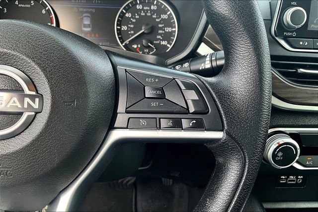 Used 2025 Nissan Altima 2.5 SV image 11