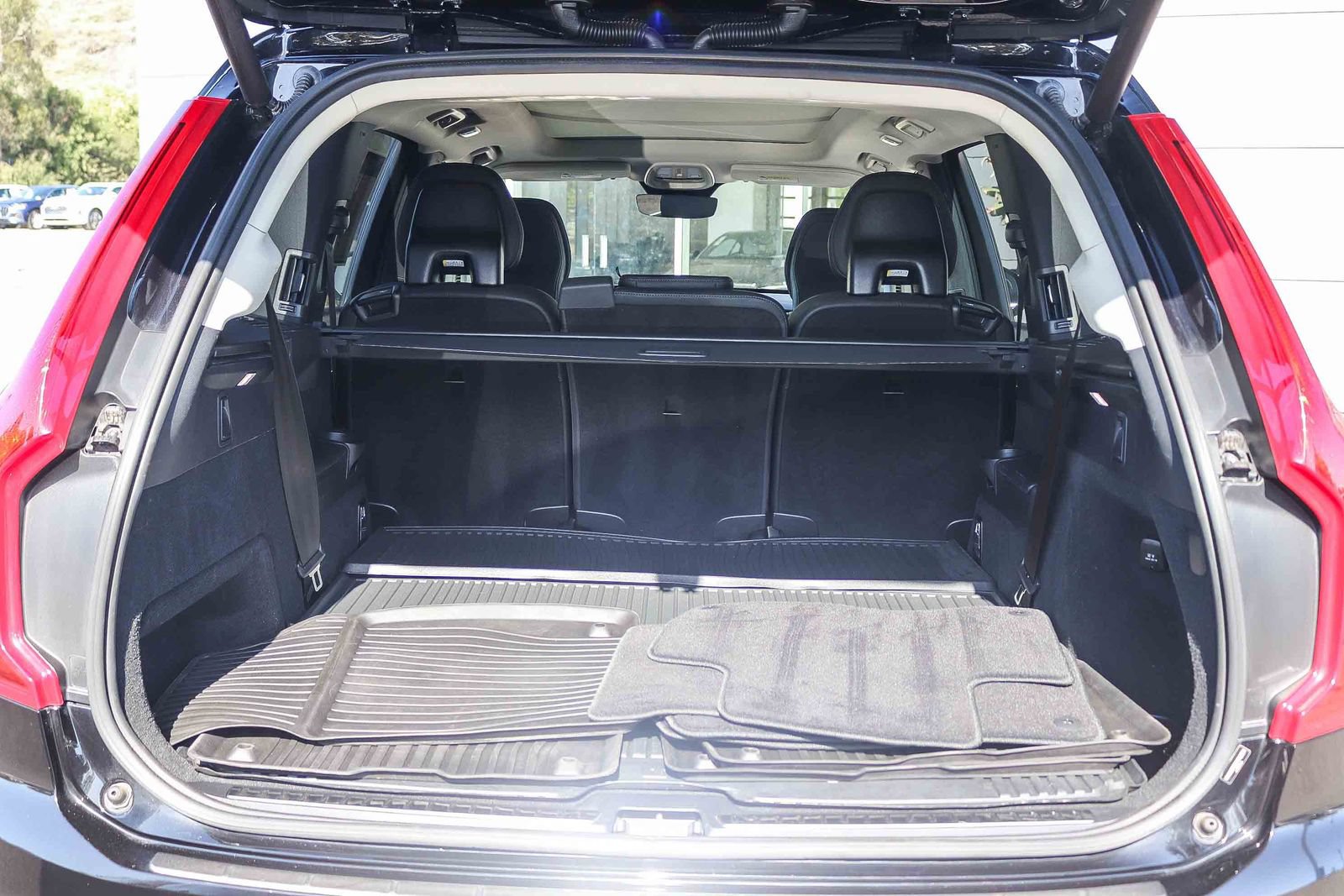 Used 2025 Volvo XC90 T8 Plus w/ Protection Package Premier AWD/4WD image 30