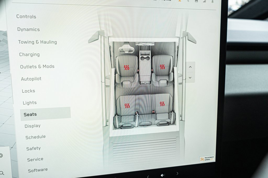 Used 2024 Tesla Cybertruck AWD Crew Cab image 22