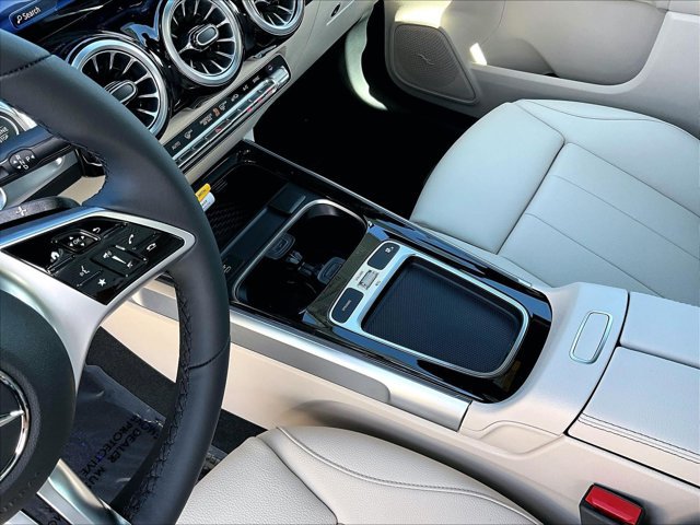 New 2026 Mercedes-Benz GLB 250 image 10