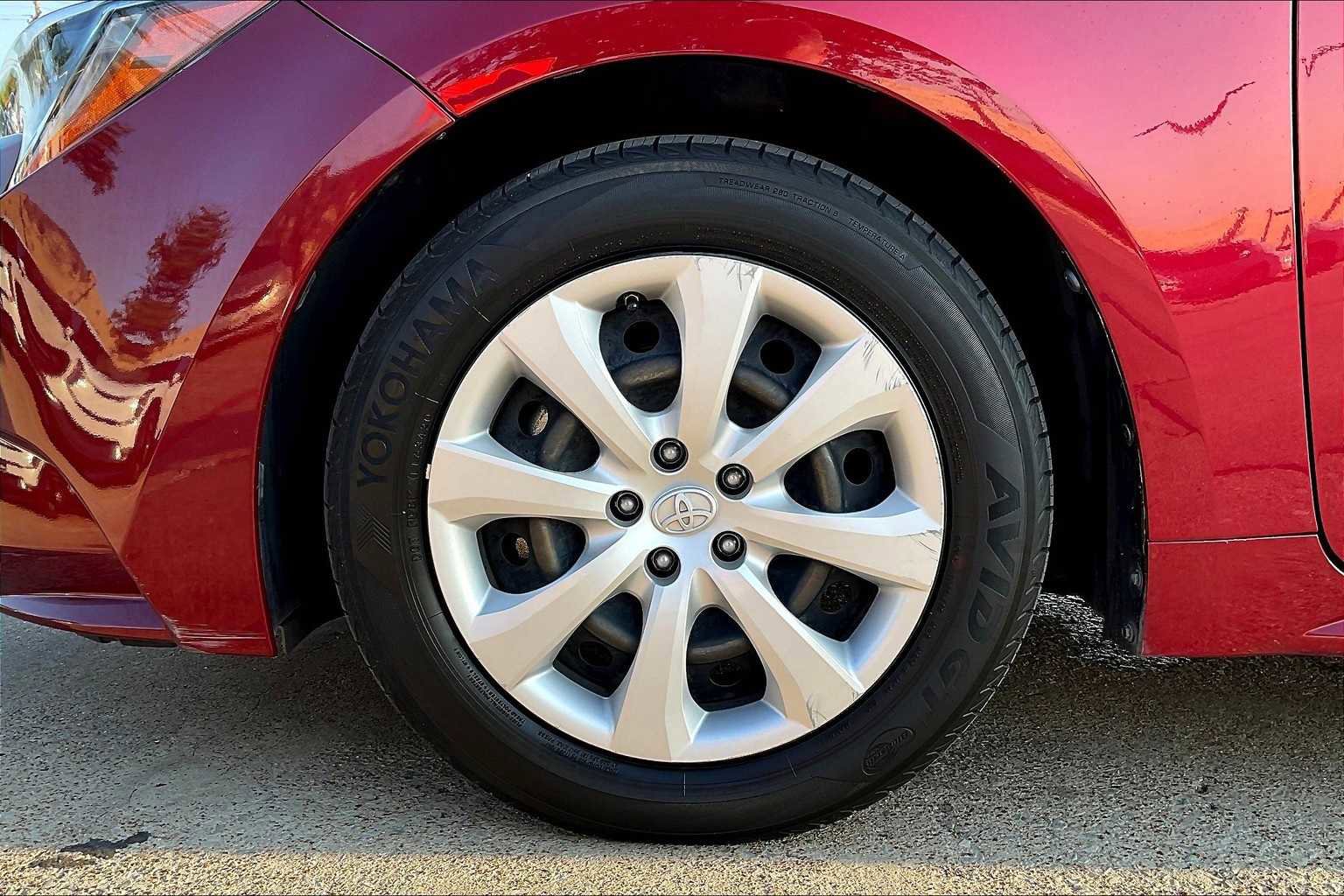 Used 2022 Toyota Corolla LE image 8
