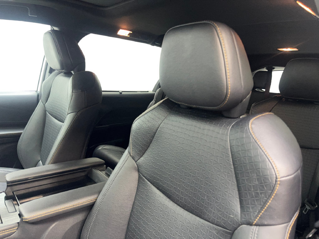 Used 2025 Toyota Sienna XLE Woodland Edition AWD/4WD image 30