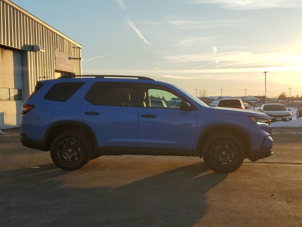 Certified 2025 Honda Pilot TrailSport image 8