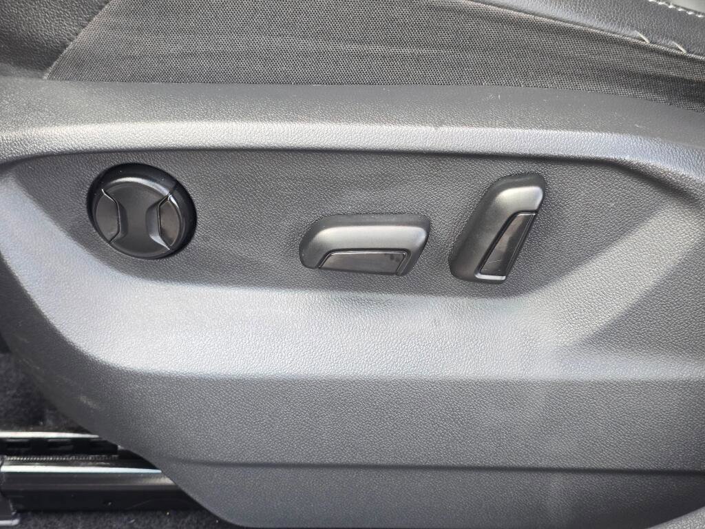 Used 2019 Volkswagen Tiguan SE w/ 3rd Row Seat Package image 40