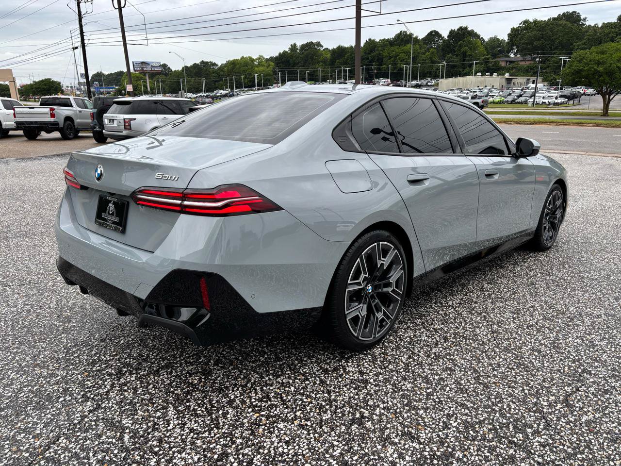 Used 2026 BMW 530i w/ M Sport Package RWD image 7