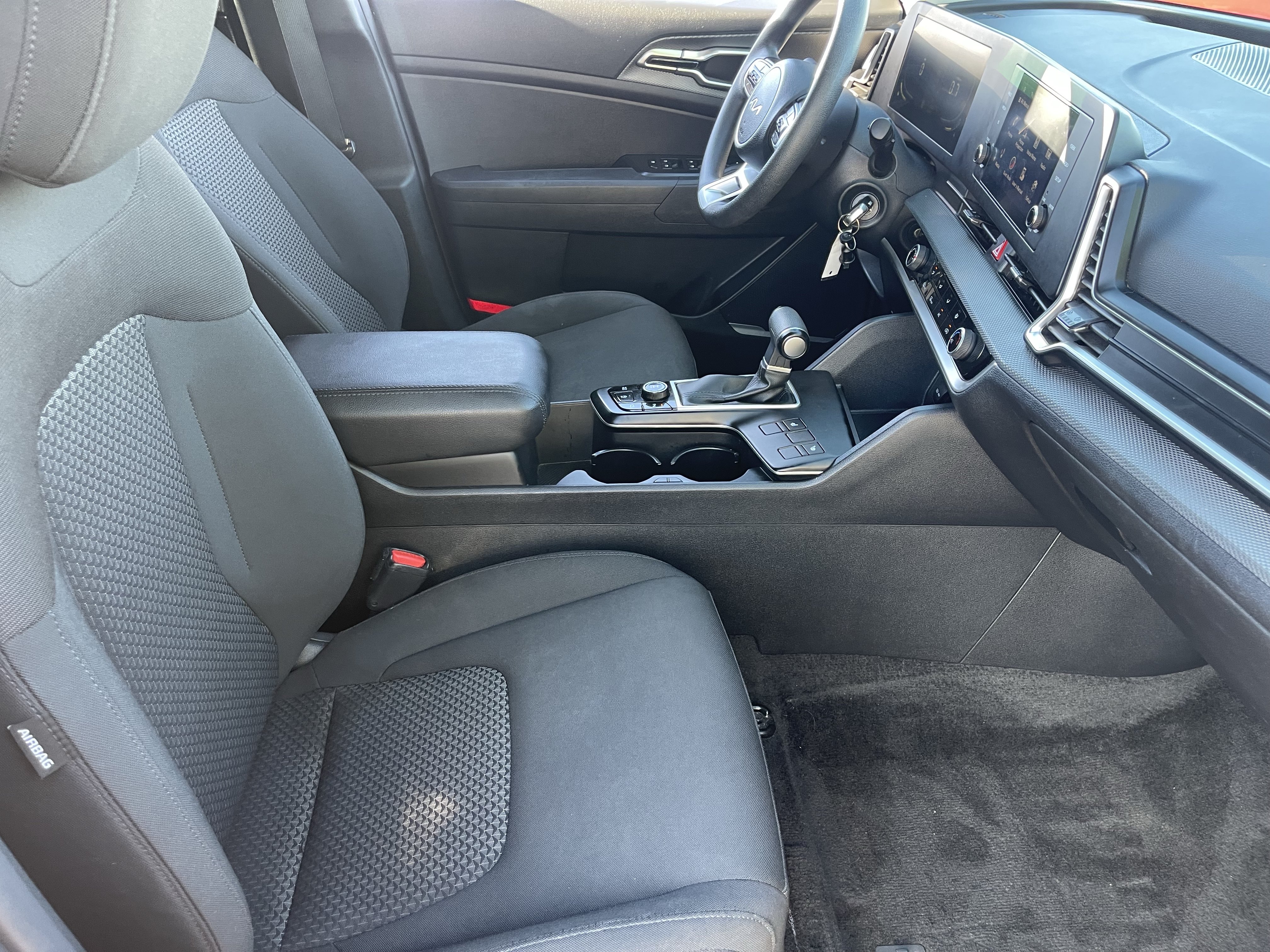 Used 2023 Kia Sportage LX AWD/4WD image 11
