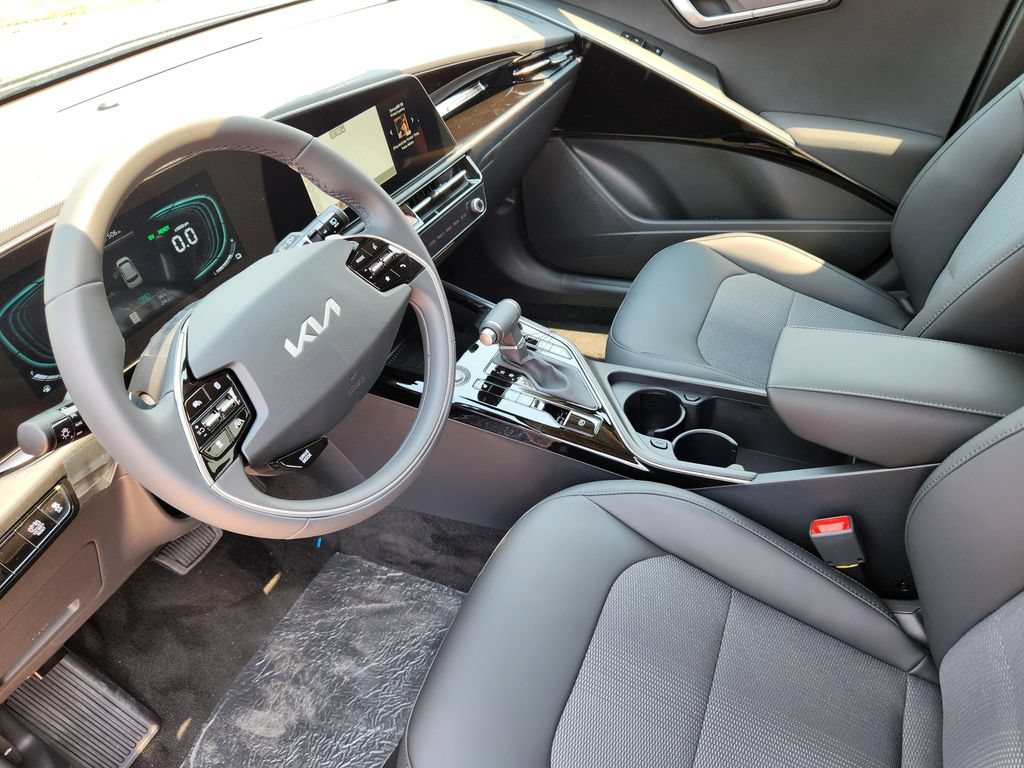 New 2026 Kia Niro EX FWD image 7