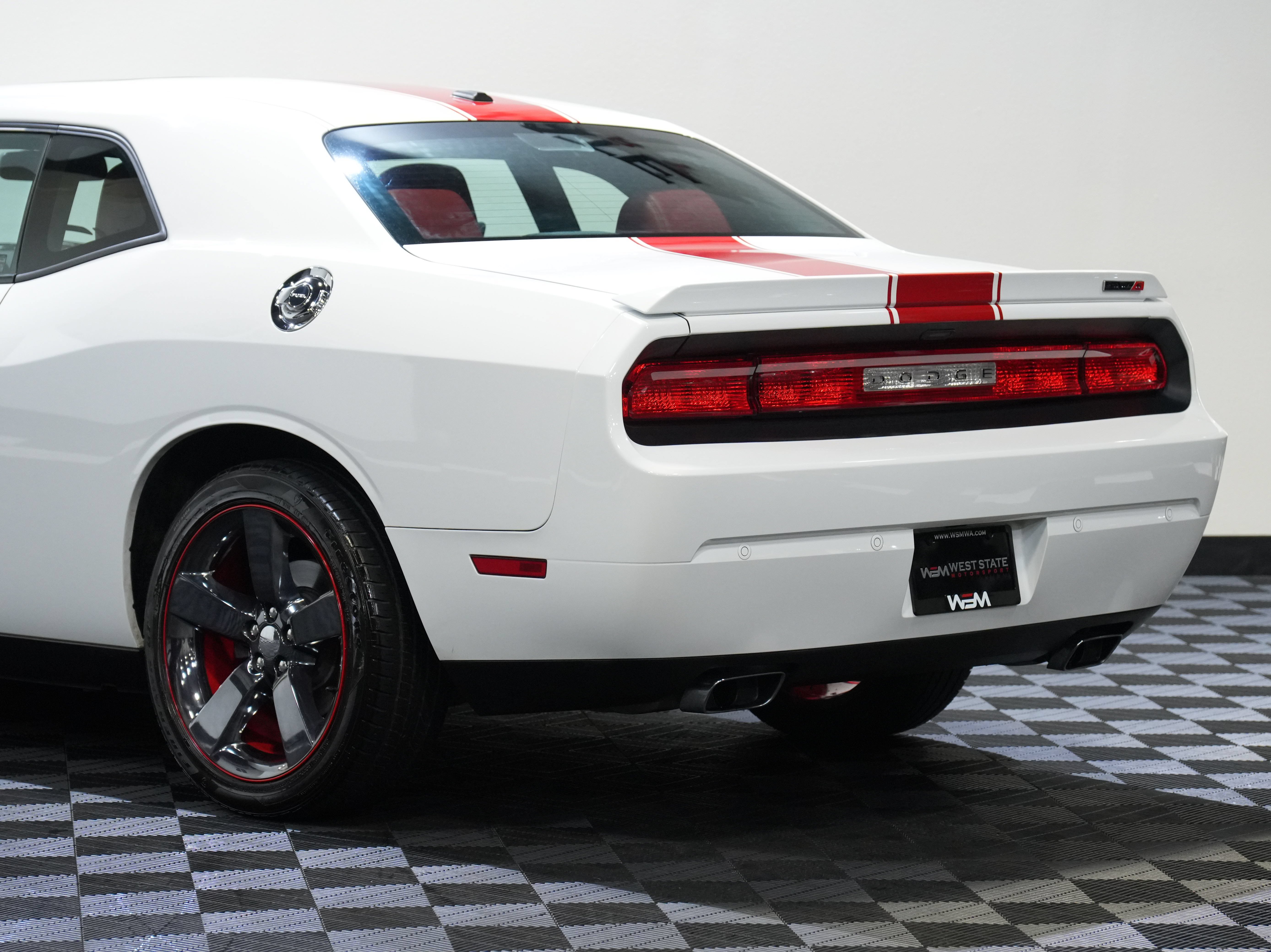Used 2014 Dodge Challenger SXT RWD image 16