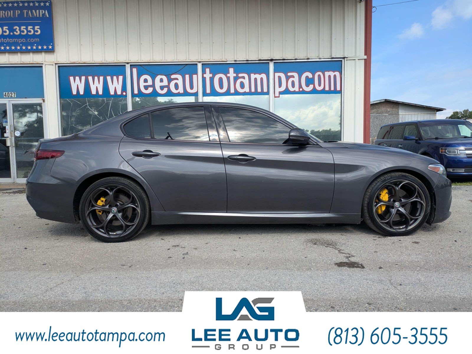 Used 2017 Alfa Romeo Giulia Ti w/ TI 19" Sport Package RWD image 2