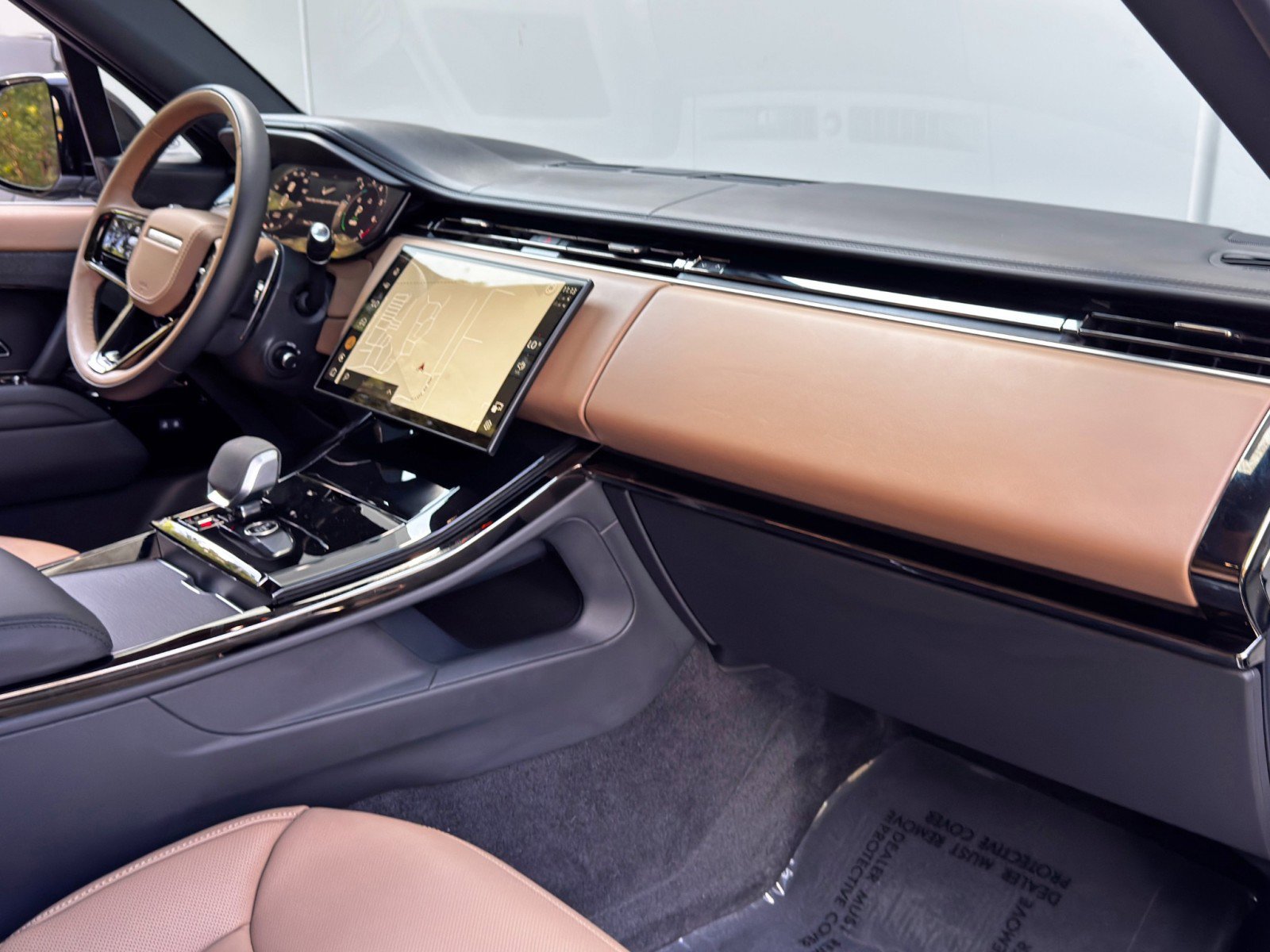 Used 2024 Land Rover Range Rover Sport Autobiography image 14