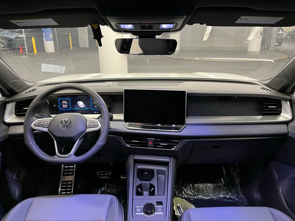 New 2025 Volkswagen Tiguan SE R-Line image 7