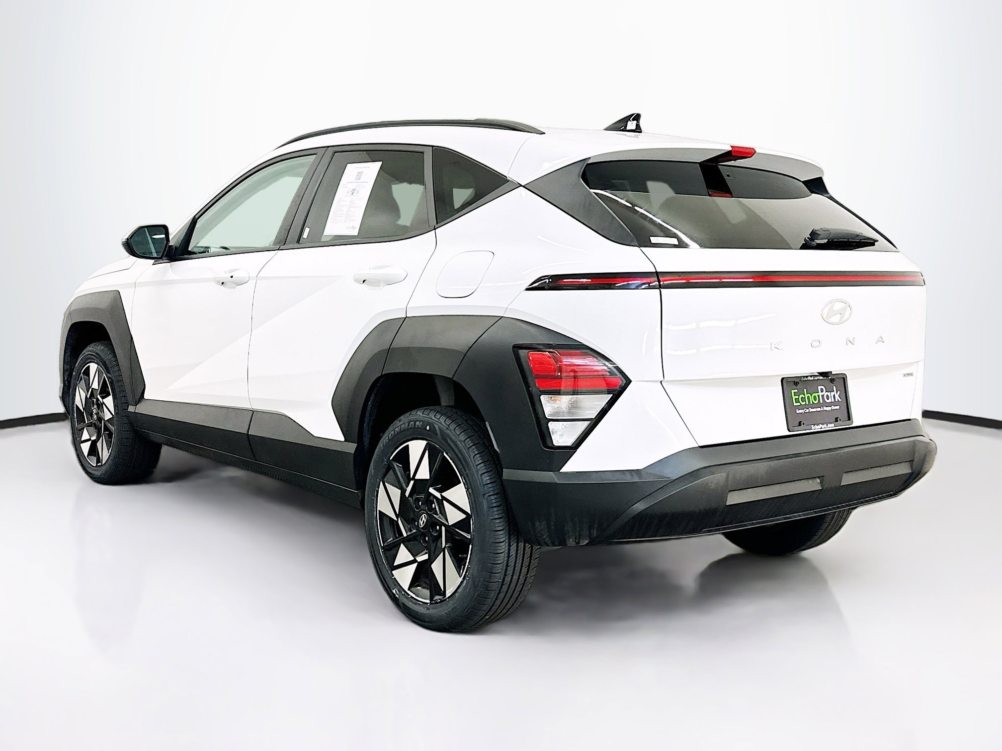 Used 2025 Hyundai Kona SEL image 5