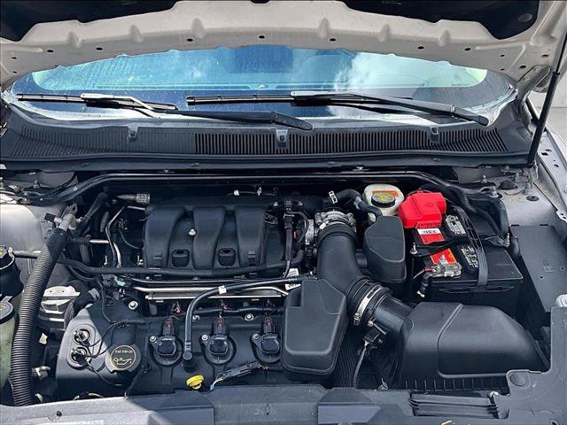 Used 2015 Ford Taurus SE FWD image 11