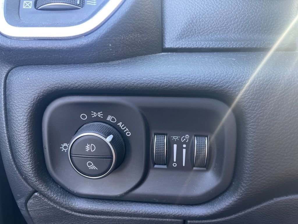 Used 2019 RAM 1500 Big Horn AWD/4WD image 36