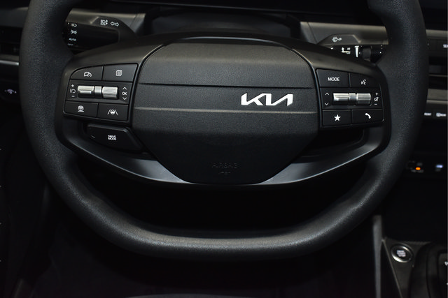 Used 2025 Kia K4 FWD image 21