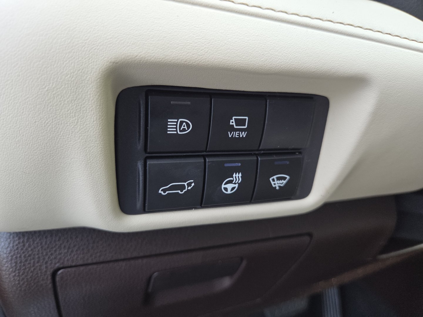 Used 2021 Toyota Highlander Platinum AWD/4WD image 12