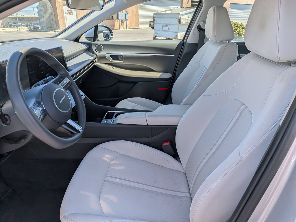 Used 2025 Hyundai Sonata SEL FWD image 15