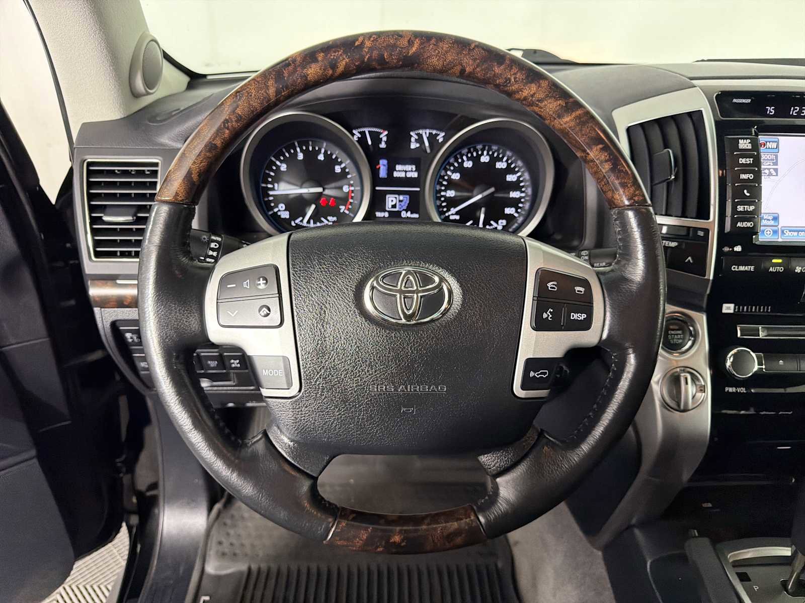 Used 2015 Toyota Land Cruiser AWD/4WD image 23