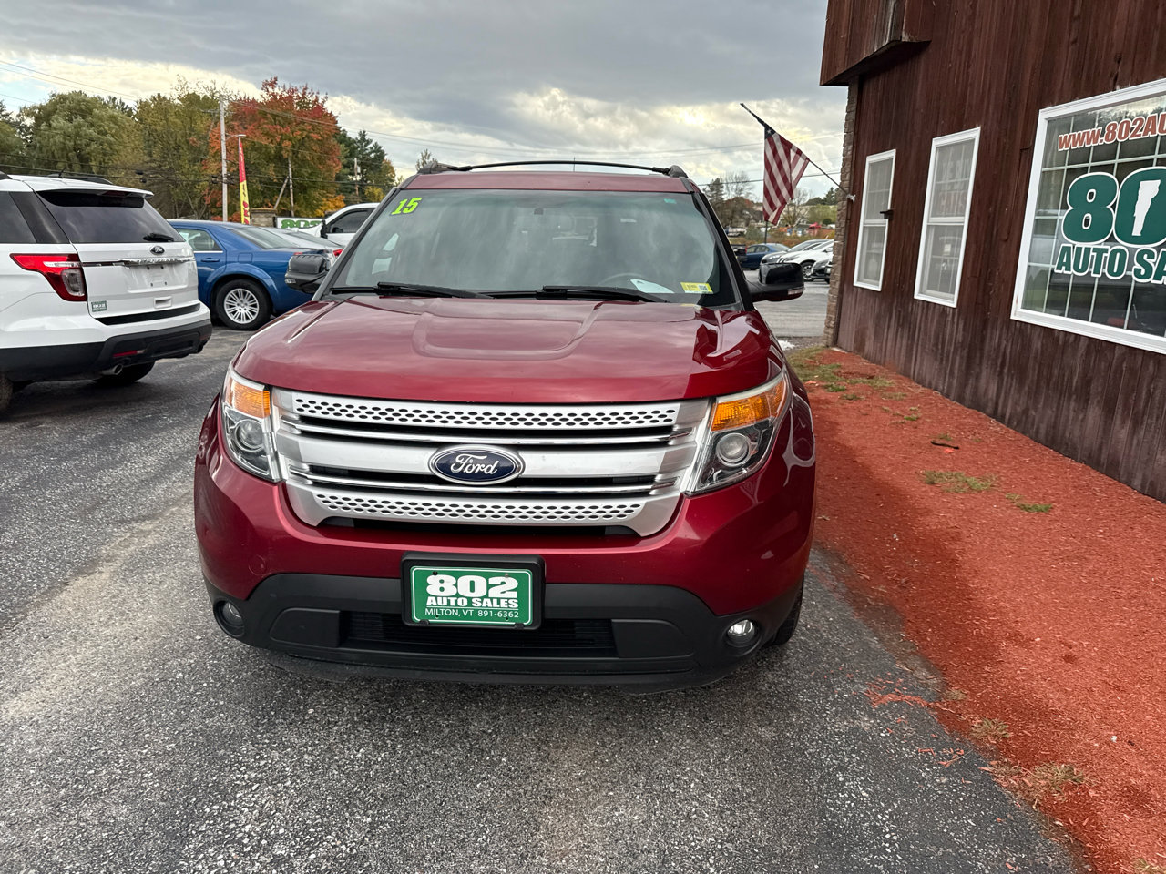 Used 2015 Ford Explorer XLT w/ Equipment Group 202B image 3