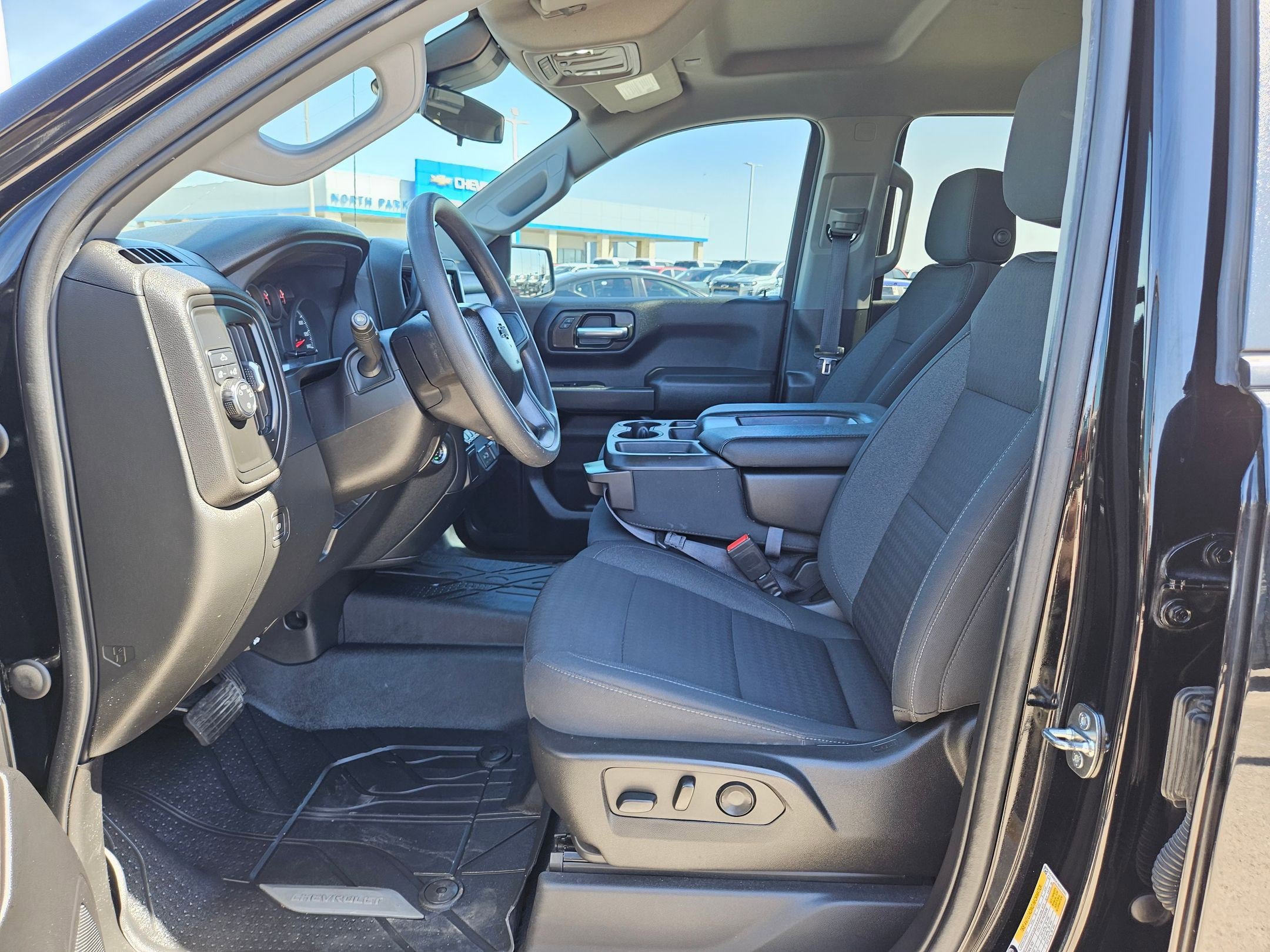 Used 2022 Chevrolet Silverado 1500 Custom image 9