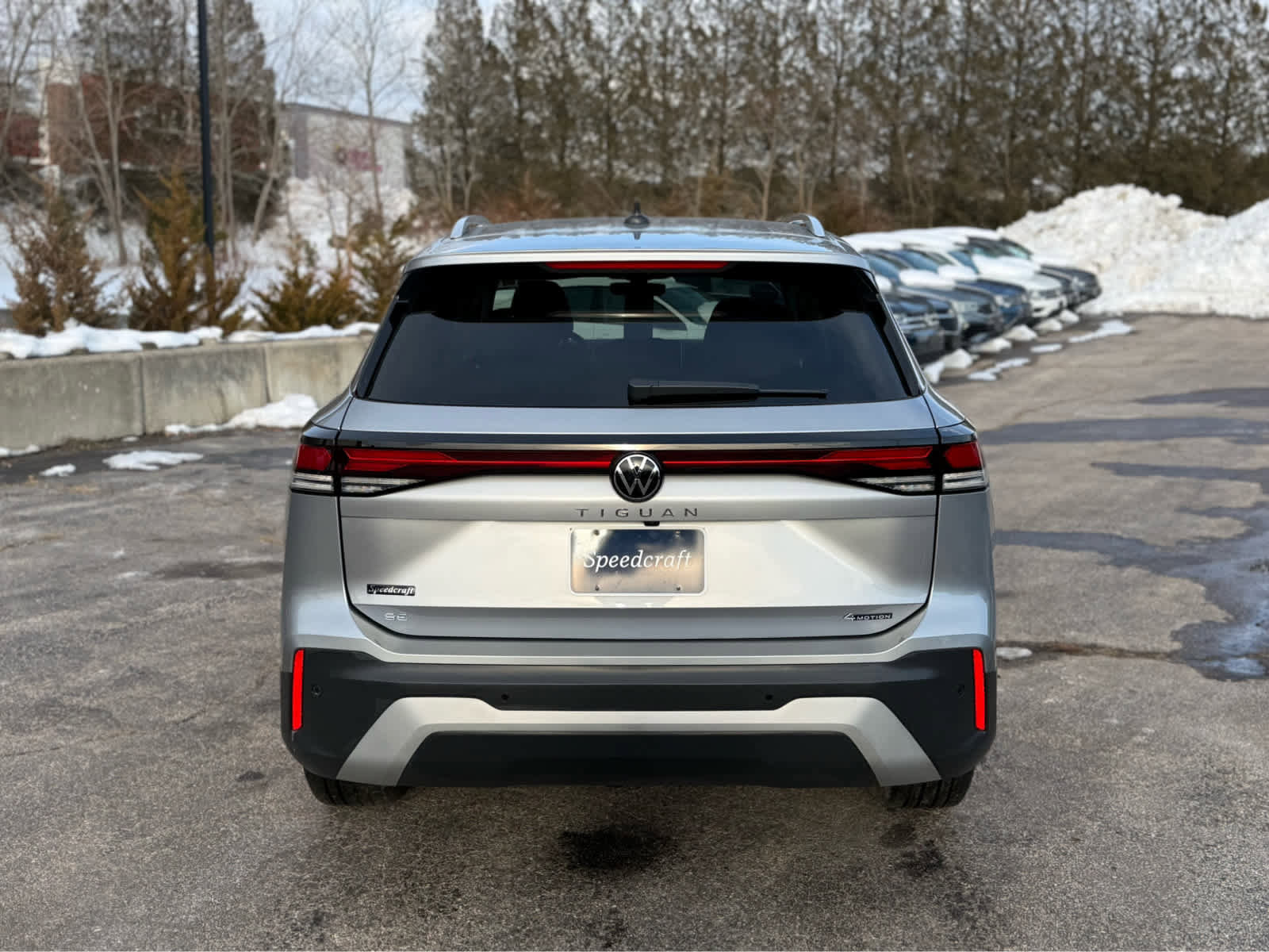 Certified 2025 Volkswagen Tiguan SE image 6