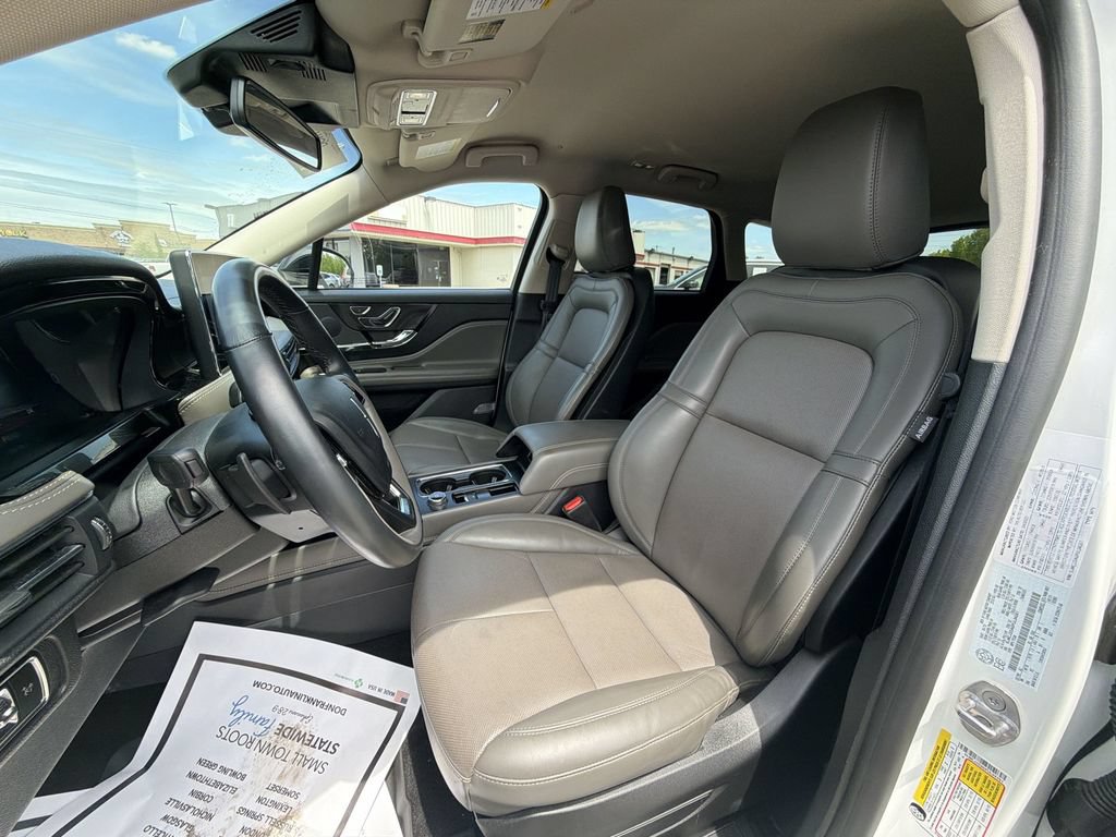 Used 2023 Lincoln Corsair Reserve AWD/4WD image 11