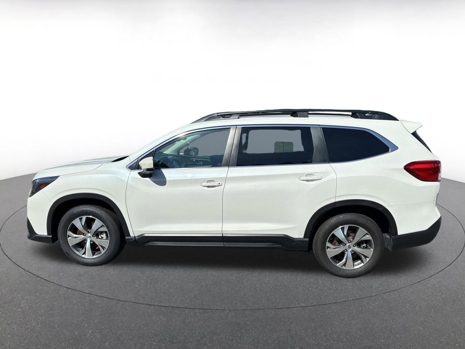 Used 2024 Subaru Ascent Premium w/ Convenience Package AWD/4WD image 4