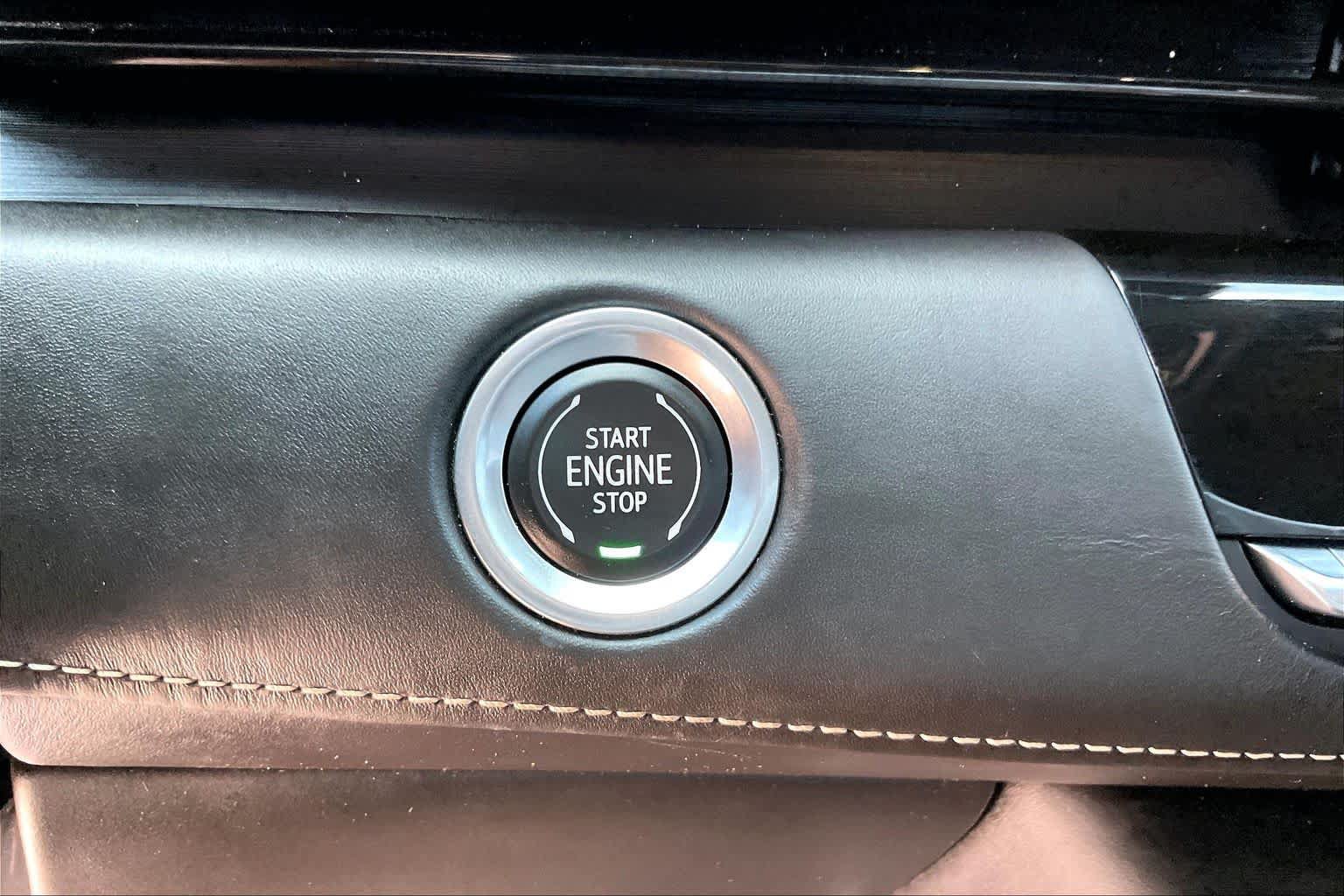 Used 2021 Cadillac Escalade ESV Sport Platinum AWD/4WD image 34