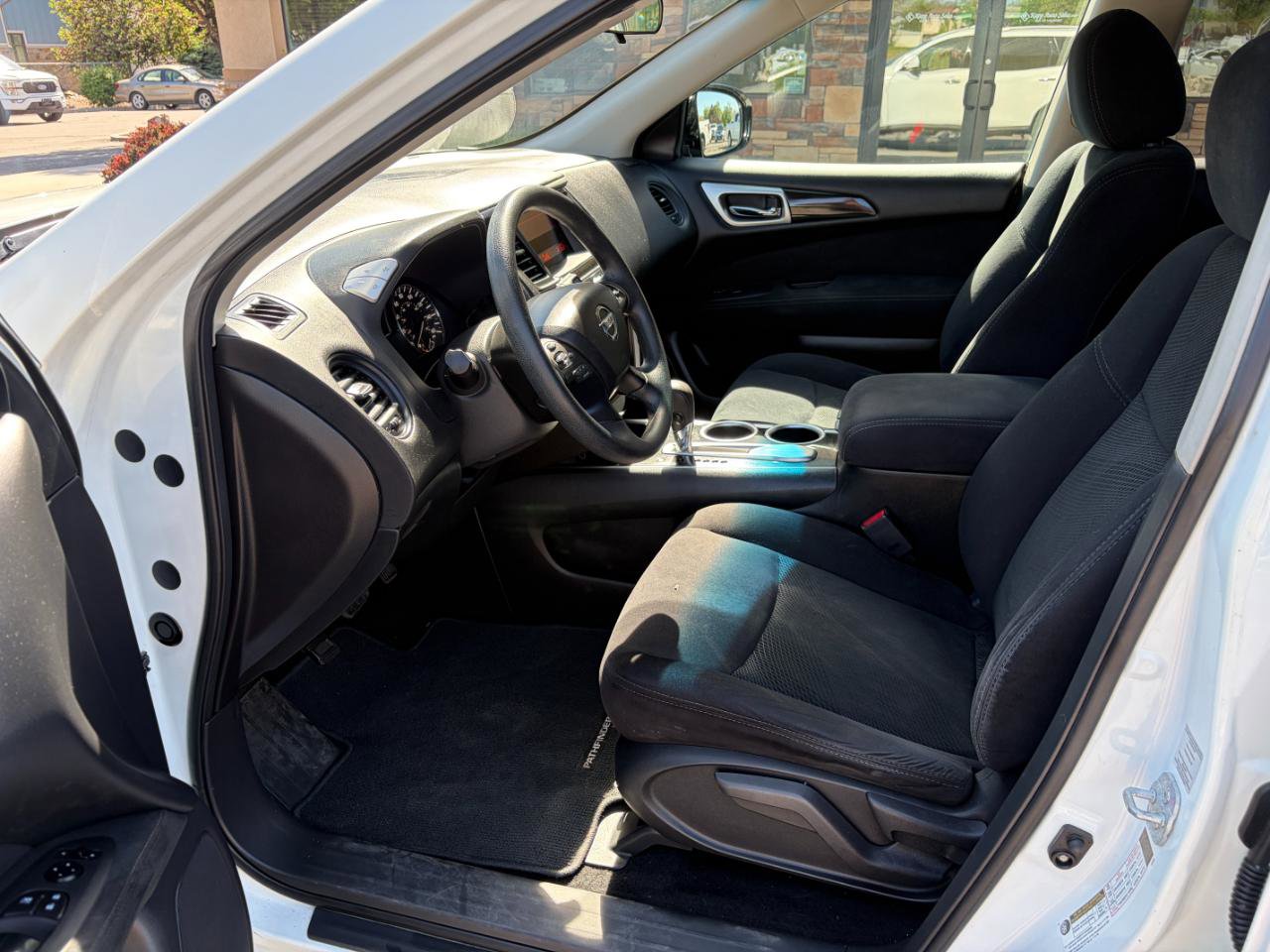 Used 2016 Nissan Pathfinder S FWD image 4