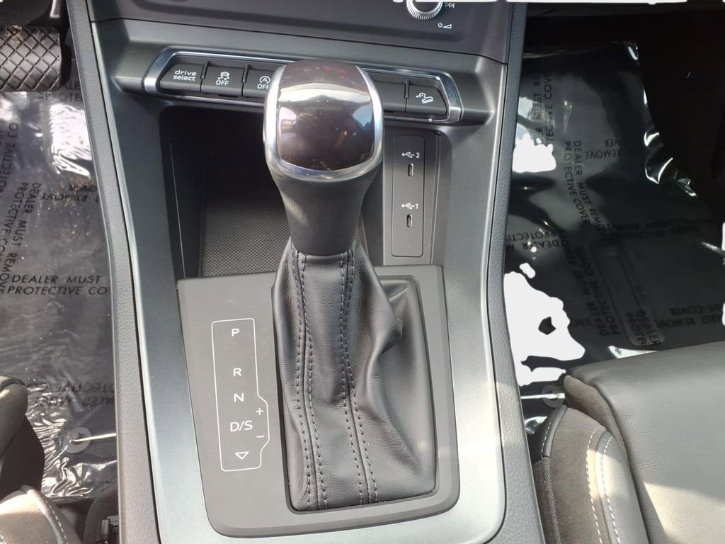 Used 2022 Audi Q3 2.0T Premium Plus w/ Premium Plus Package image 24