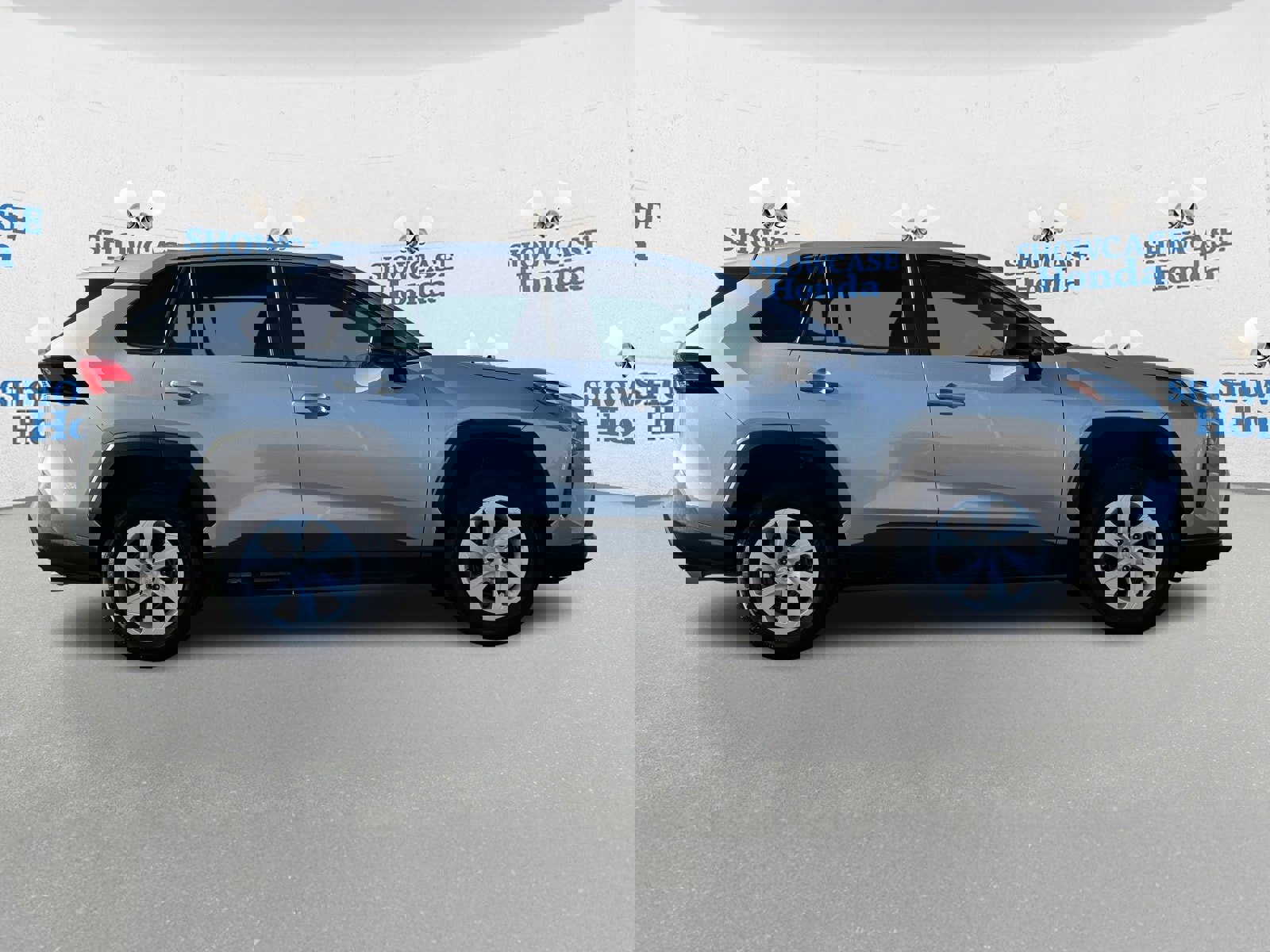 Used 2024 Toyota RAV4 LE image 9
