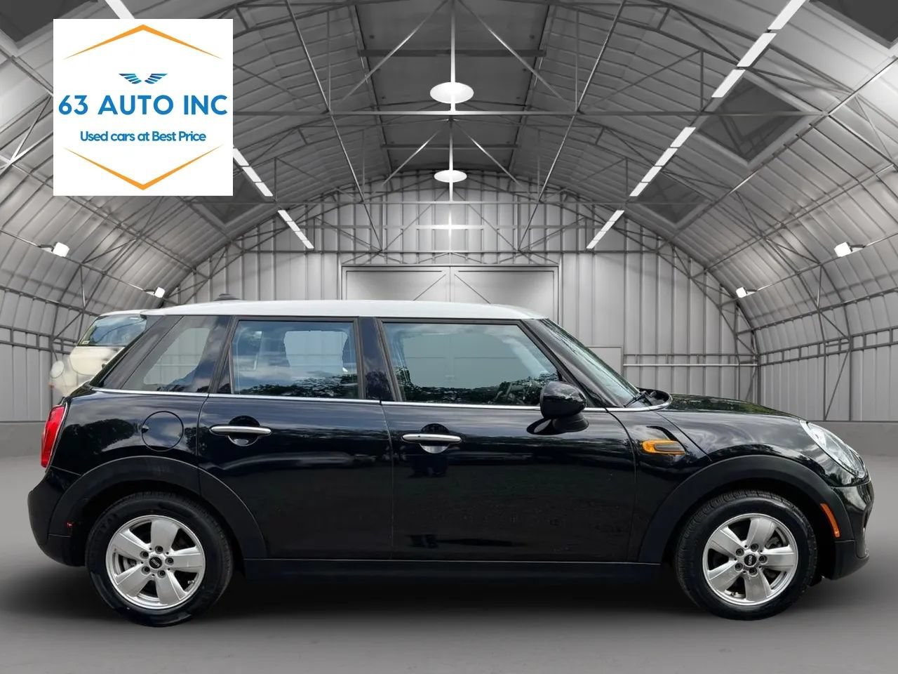 Used 2016 MINI Cooper 4-Door Hardtop w/ Premium Package FWD image 6